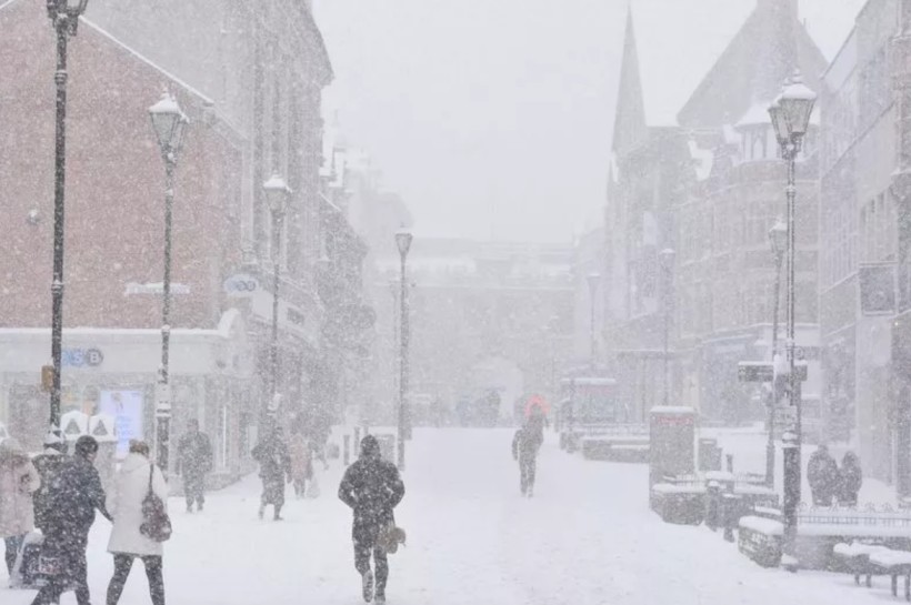 UK Braces for a Five-Day Winter Blizzard Ahead of Christmas