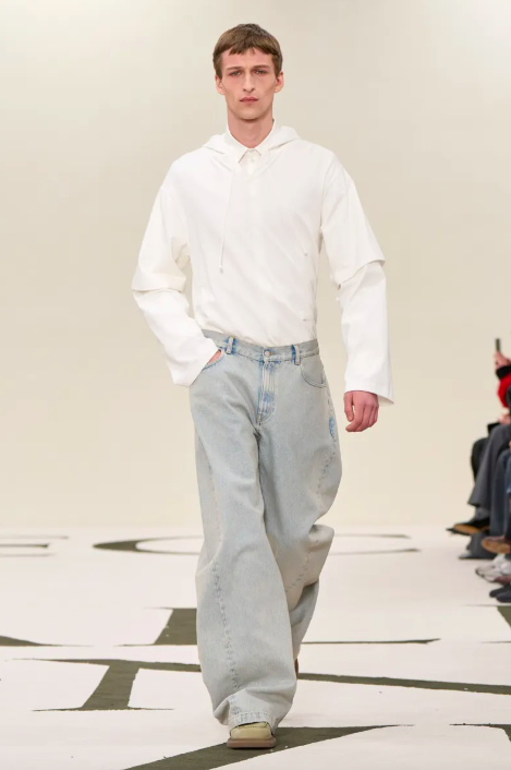 Calvin Klein 2025 Ready-to-Wear: A Return to Refined Minimalism